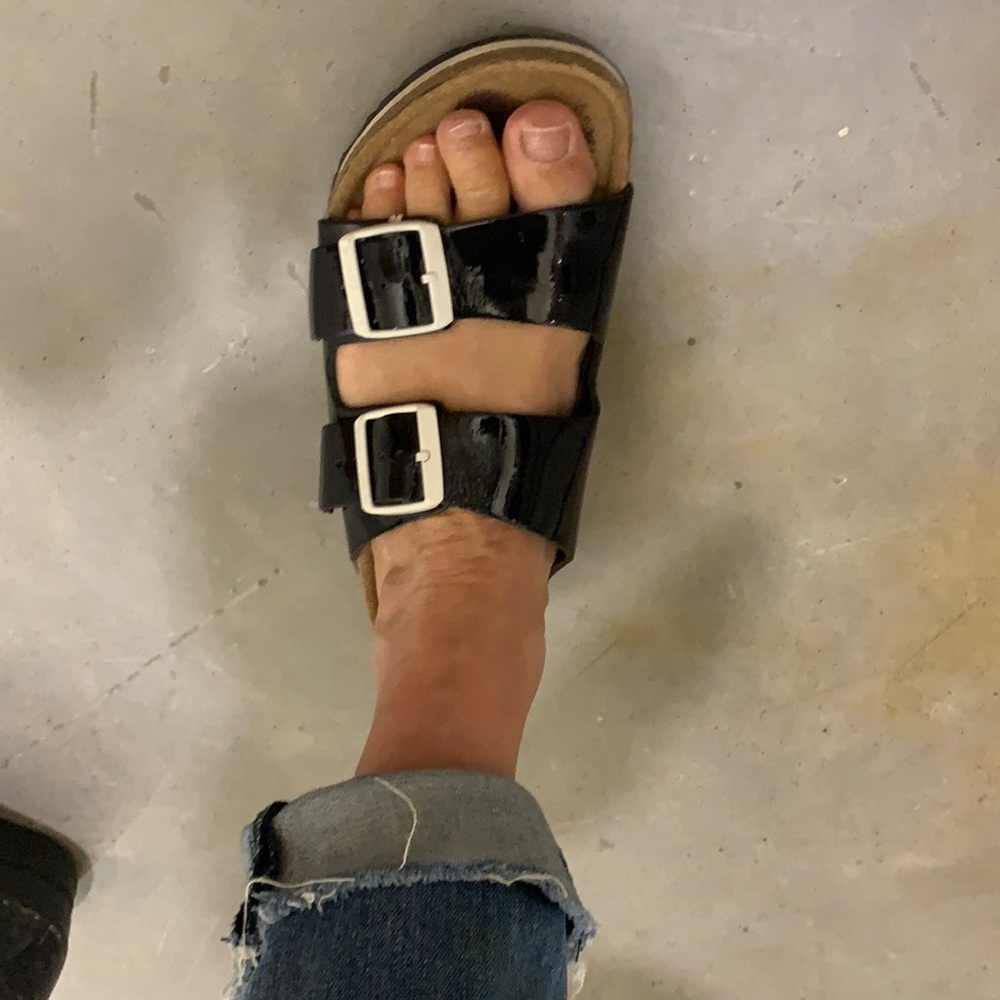 Worn 3 times , Birkenstock size37, black pattern and white buckle .